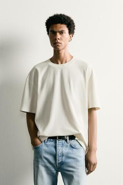 ФУТБОЛКА RELAXED FIT СО ШВОМ — ZARA