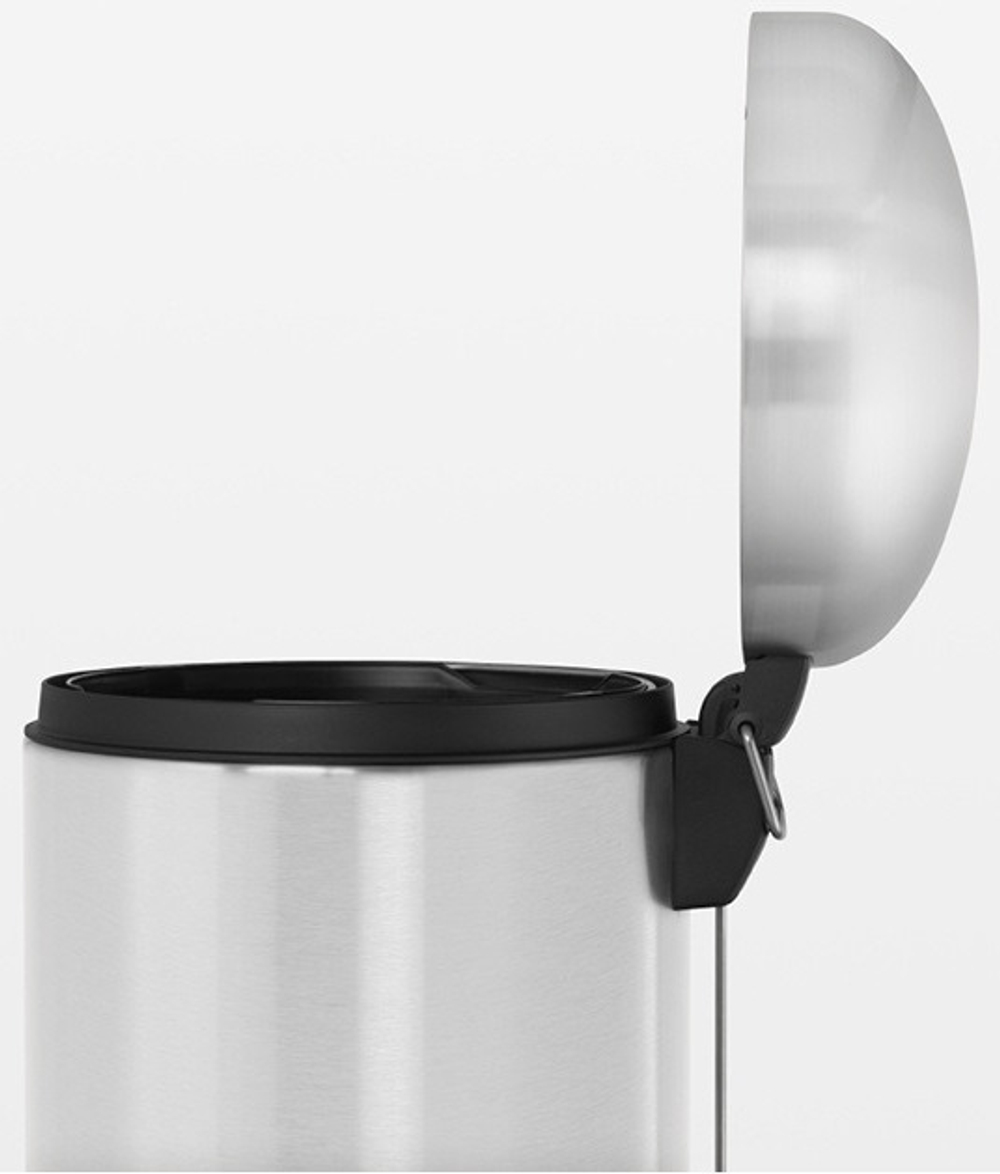 Ведро Brabantia Retro 30л матовая сталь с поднятой крышкой