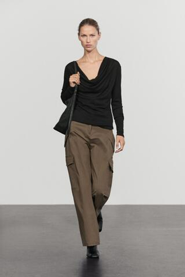Massimo Dutti Топ с длинными рукавами и драпированной горловиной, черный