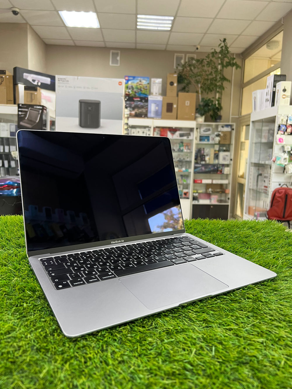 Б/У MacBook Air 13 2020 m1/8/256Gb