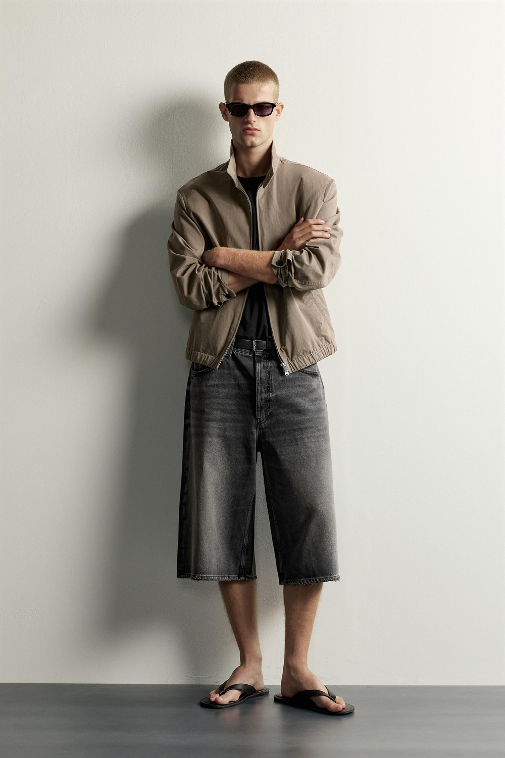 ZARA ДЖИНСОВЫЕ ШОРТЫ BAGGY FIT, СЕРЫЙ