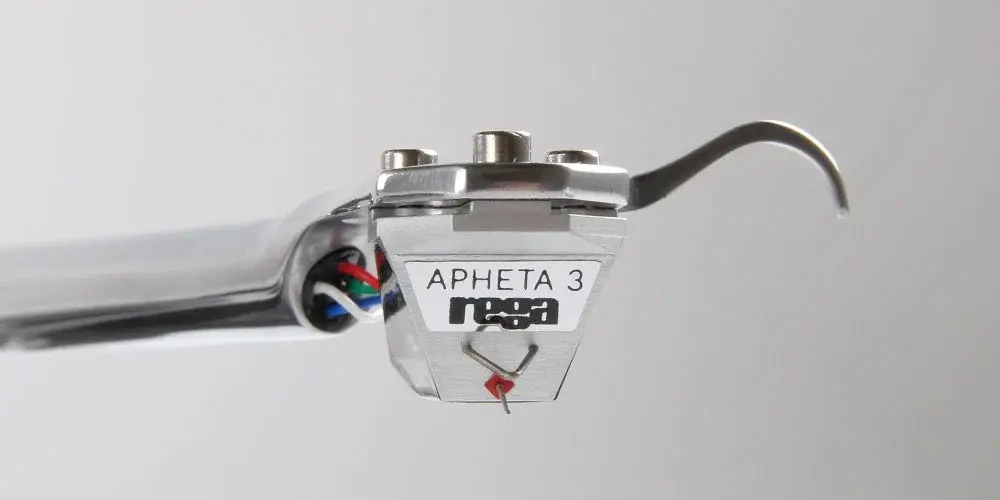REGA PLANAR 10 (APHETA-3) BLACK ПРОИГРЫВАТЕЛЬ ВИНИЛОВЫХ ПЛАСТИНОК
