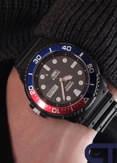 CASIO MRW-230H-1E2 — спортивные аналоговые часы с вращающимся безелем
