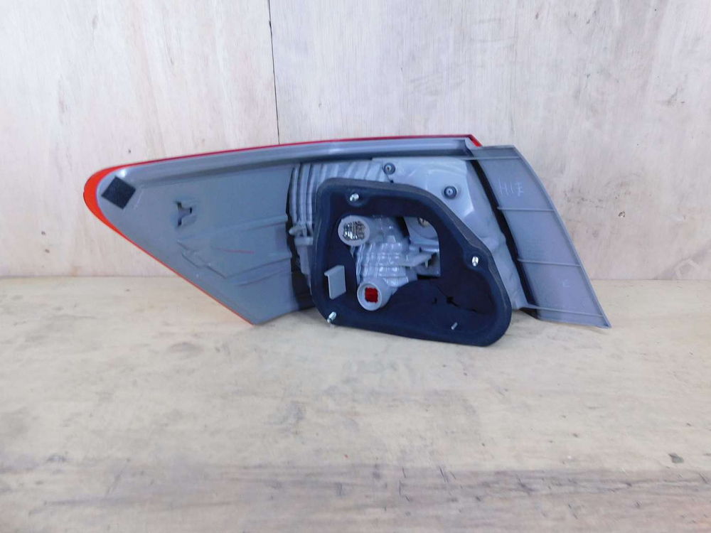 стоп правый Toyota Premio ZRT260 20-453 2011