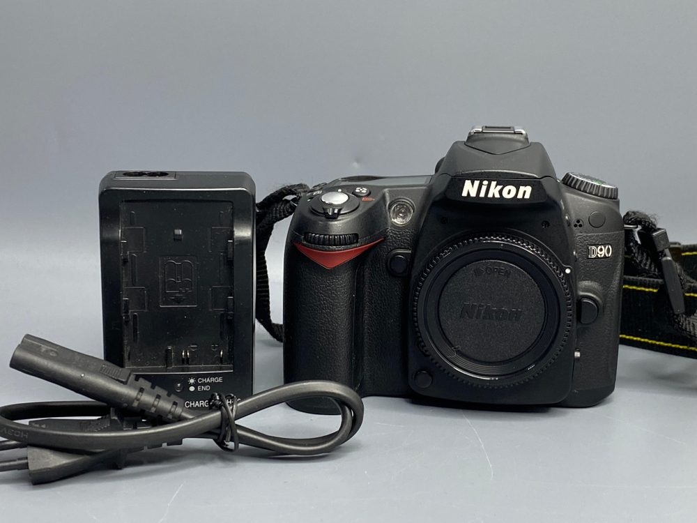 Nikon D90