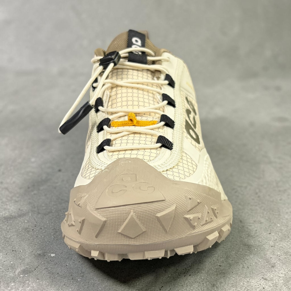 Nike Acg Mountain Fly 2 Low  Gore-Tex • Cream