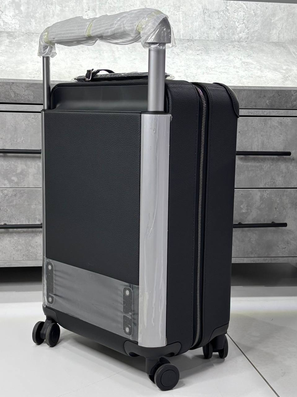 Дорожный чемодан Louis Vuitton Horizon 55 Business