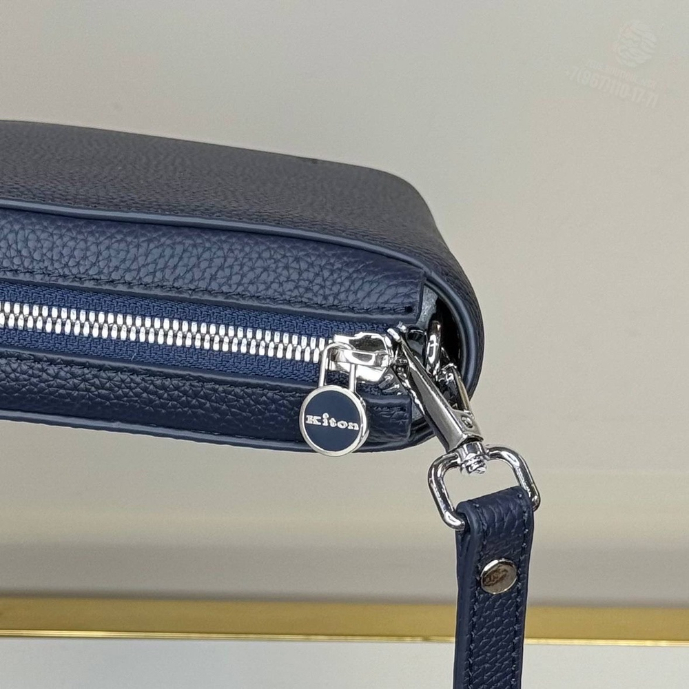Клатч Kiton