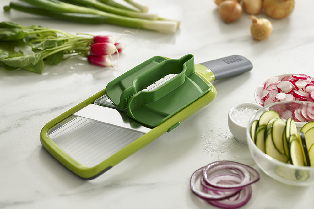 Терка с держателем для продуктов mandoline, зеленая