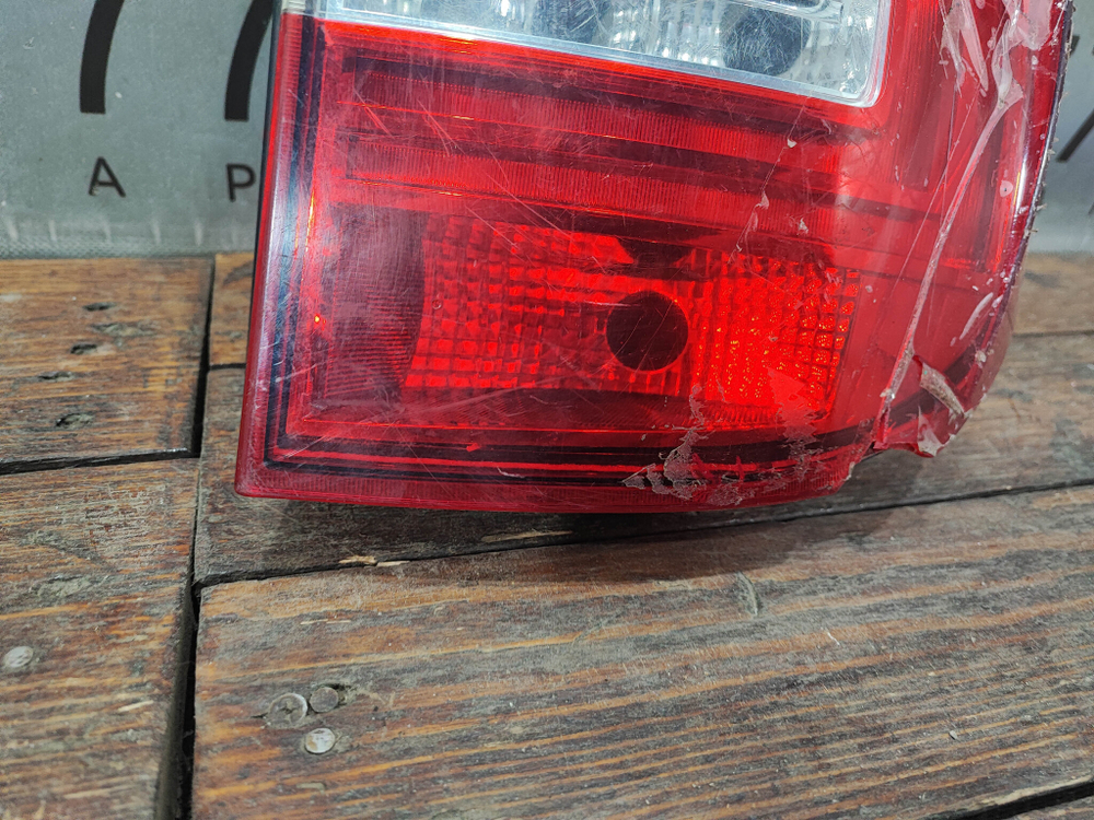 Фонарь задний правый Skoda Yeti 13-18 Б/У Оригинал 5LD945096