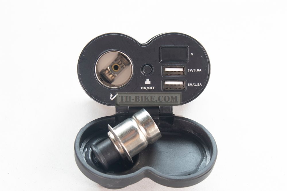 USB charger, 2in1, Cigarette lighter with 2 USB slots. Fast charge. Voltmeter Handlebar/10mm Mirror mount. Motowolf
