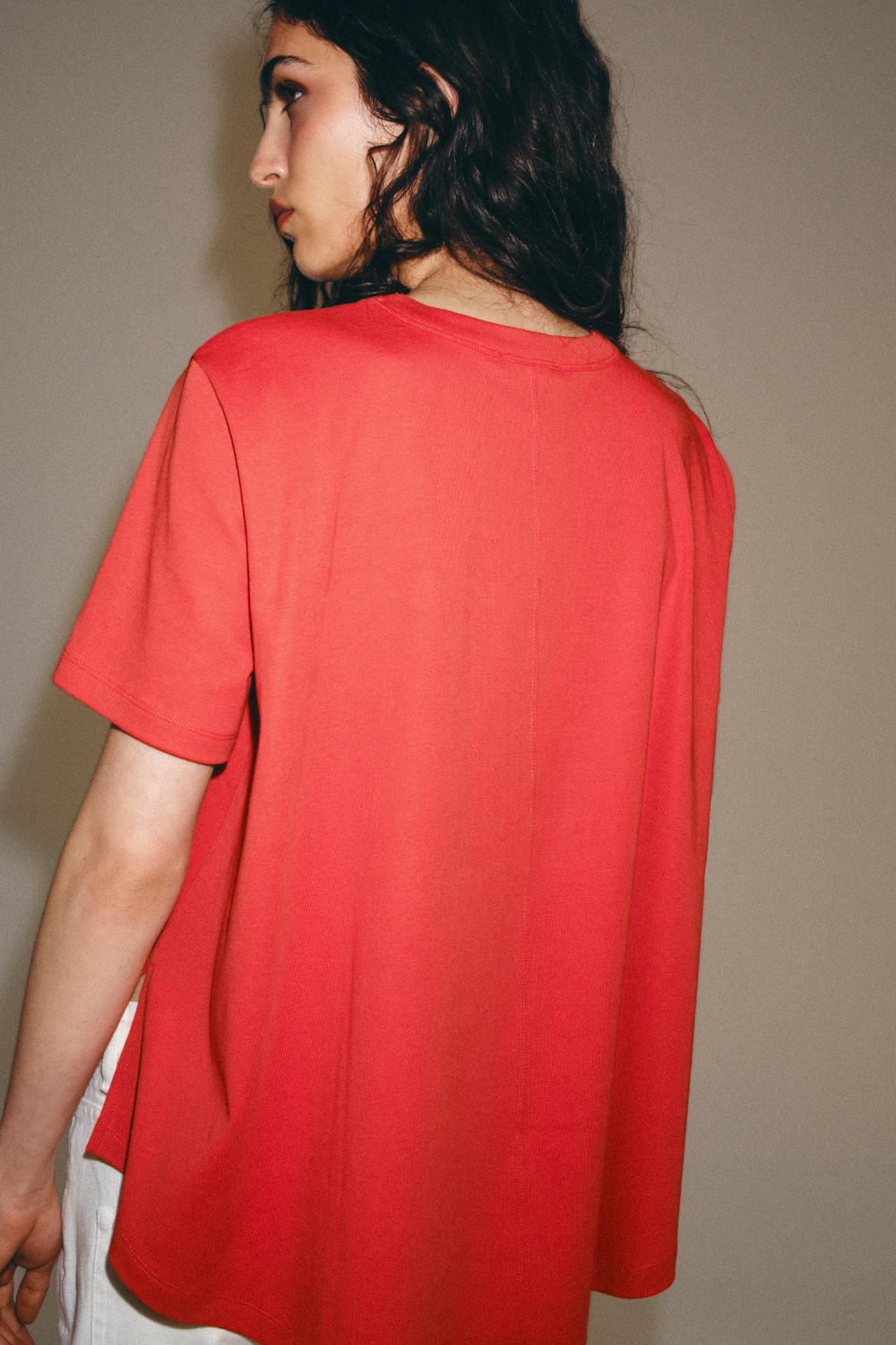 ФУТБОЛКА INTERLOCK С КАРМАНОМ — ZARA