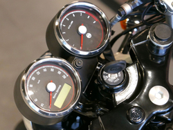 Royal Enfield Continental GT 650 Dux Deluxe (Custom / Dual tone)