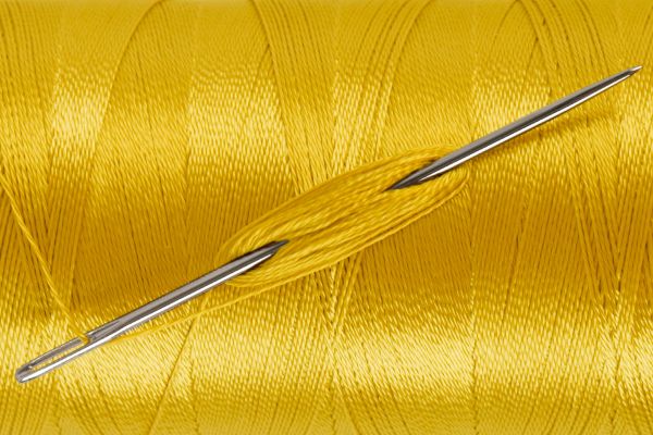 Нитки универсальные особо прочные Gamma 210D/3, 912 м / 1 кат., 385 ярко-желтый