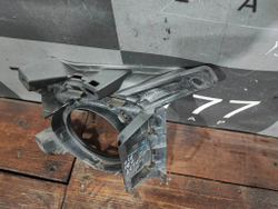 Накладка ПТФ левая Toyota Land Cruiser 200 12-15 Б/У Оригинал 5204060070