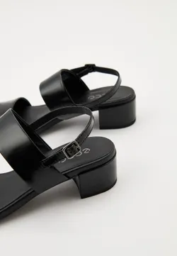 Босоножки женские ECCO LIVA SANDAL 35