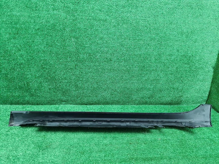 Накладка порога правая BMW 1er F40 (19-нв) M-paket