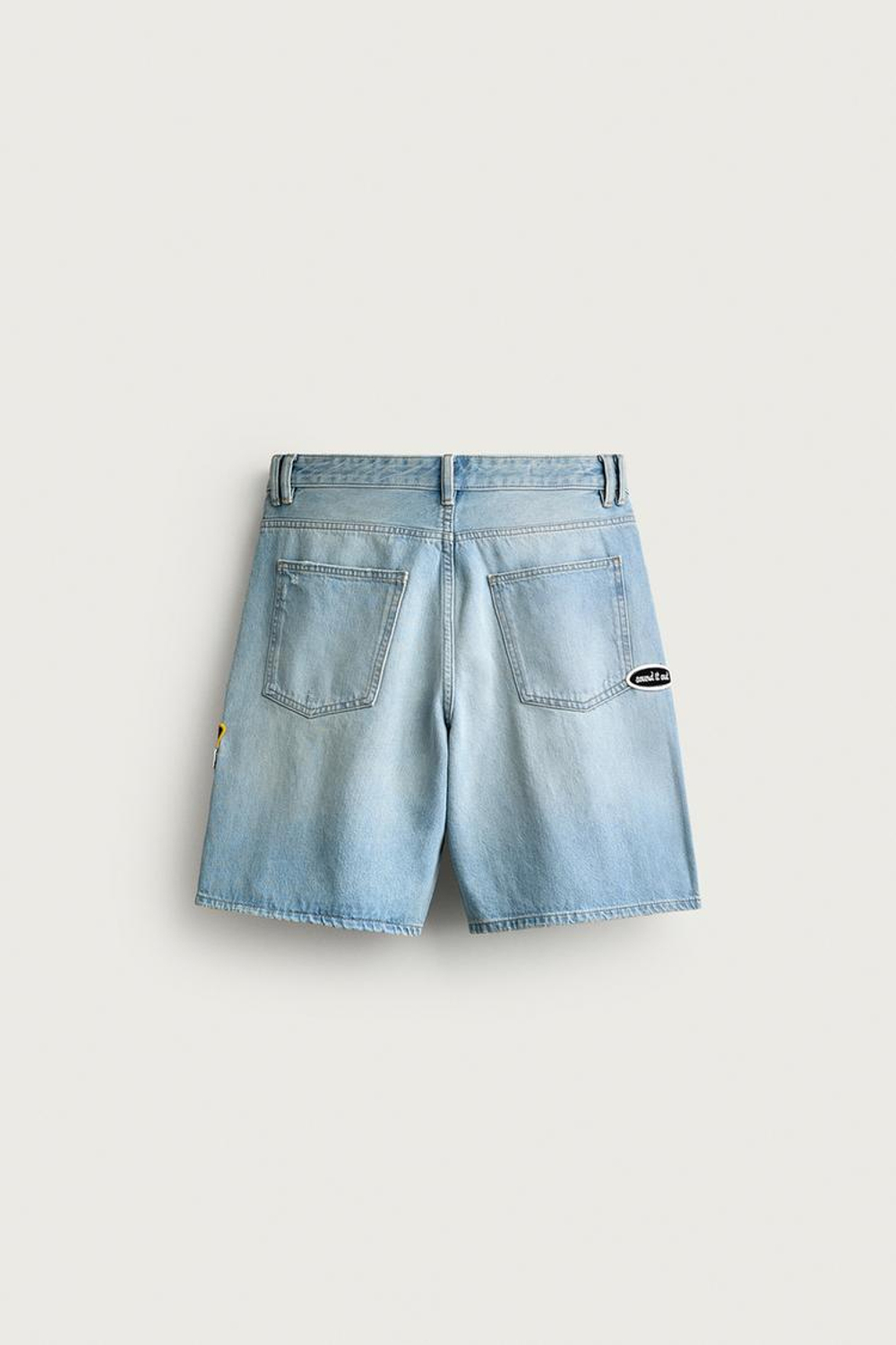 ZARA ДЖИНСОВЫЕ ШОРТЫ RELAXED FIT С НАШИВКАМИ, СИНИЙ