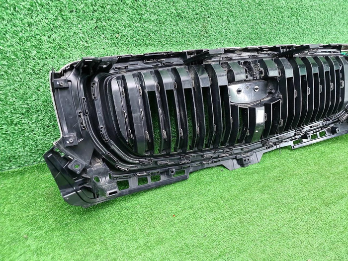 Решетка радиатора Geely Monjaro (2021-н.в.)