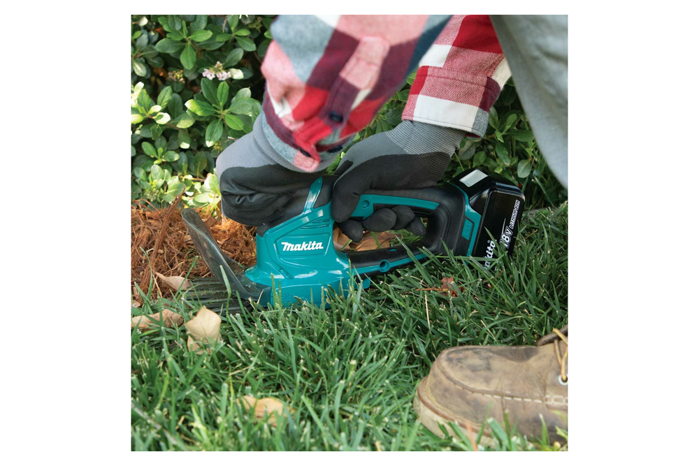 Аккумуляторные ножницы для травы Makita LXT 18В BL1815N DUM111SYX