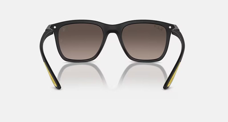 RAY-BAN SCUDERIA FERRARI SAINZ SPECIAL EDITION 2024 RB4433M F6025J
