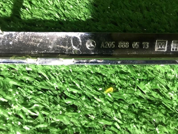Накладка решетки радиатора Mercedes C w205 (18-23)