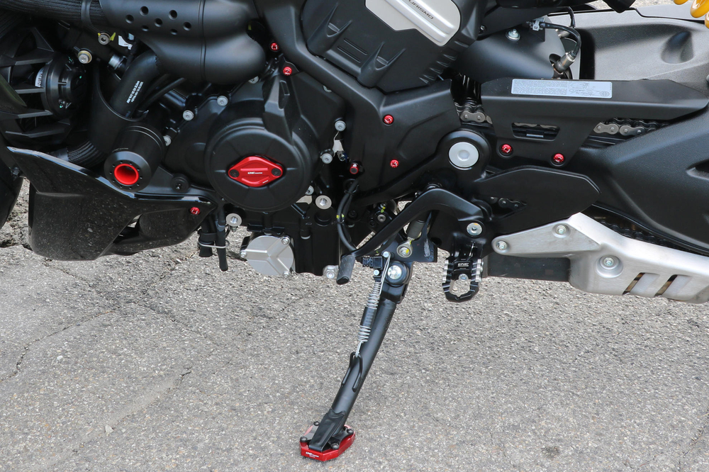 CNC Racing Расширитель боковой подножки Ducati Diavel V4 BM509