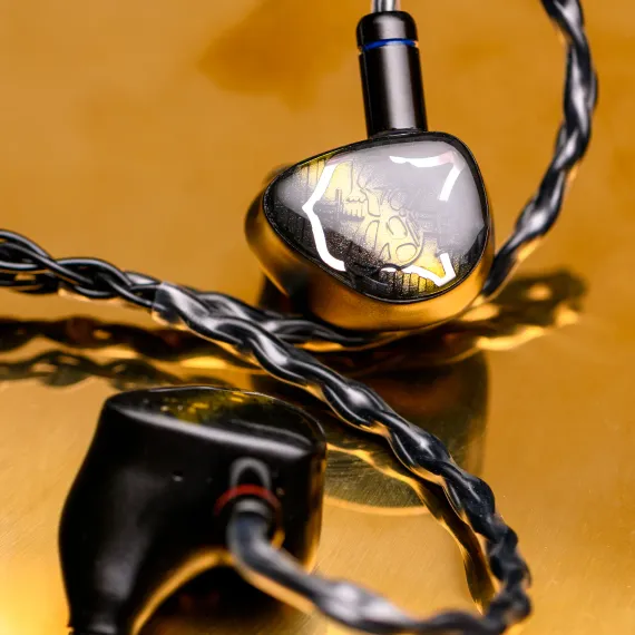 Noble Audio Vanguard Black Amber