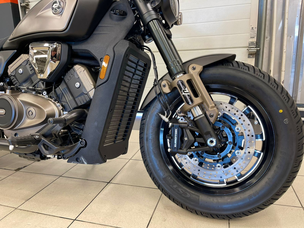 QJMOTOR SRV 600 V (Black)