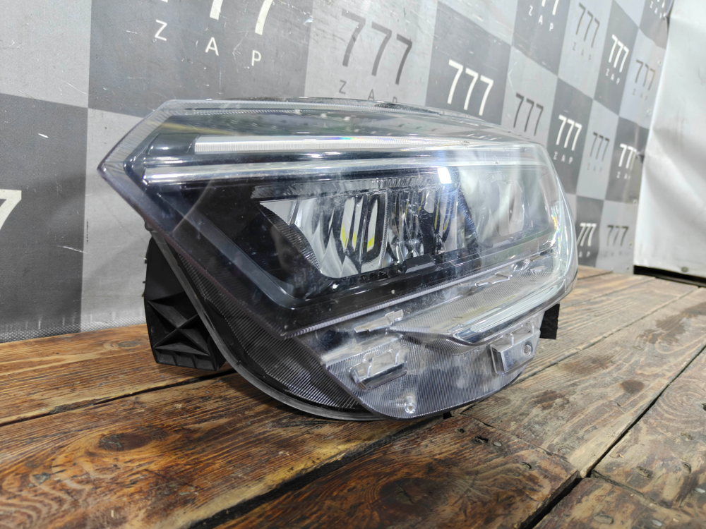 Фара левая LED LADA Vesta 22-нв Б/У Оригинал 8450040001