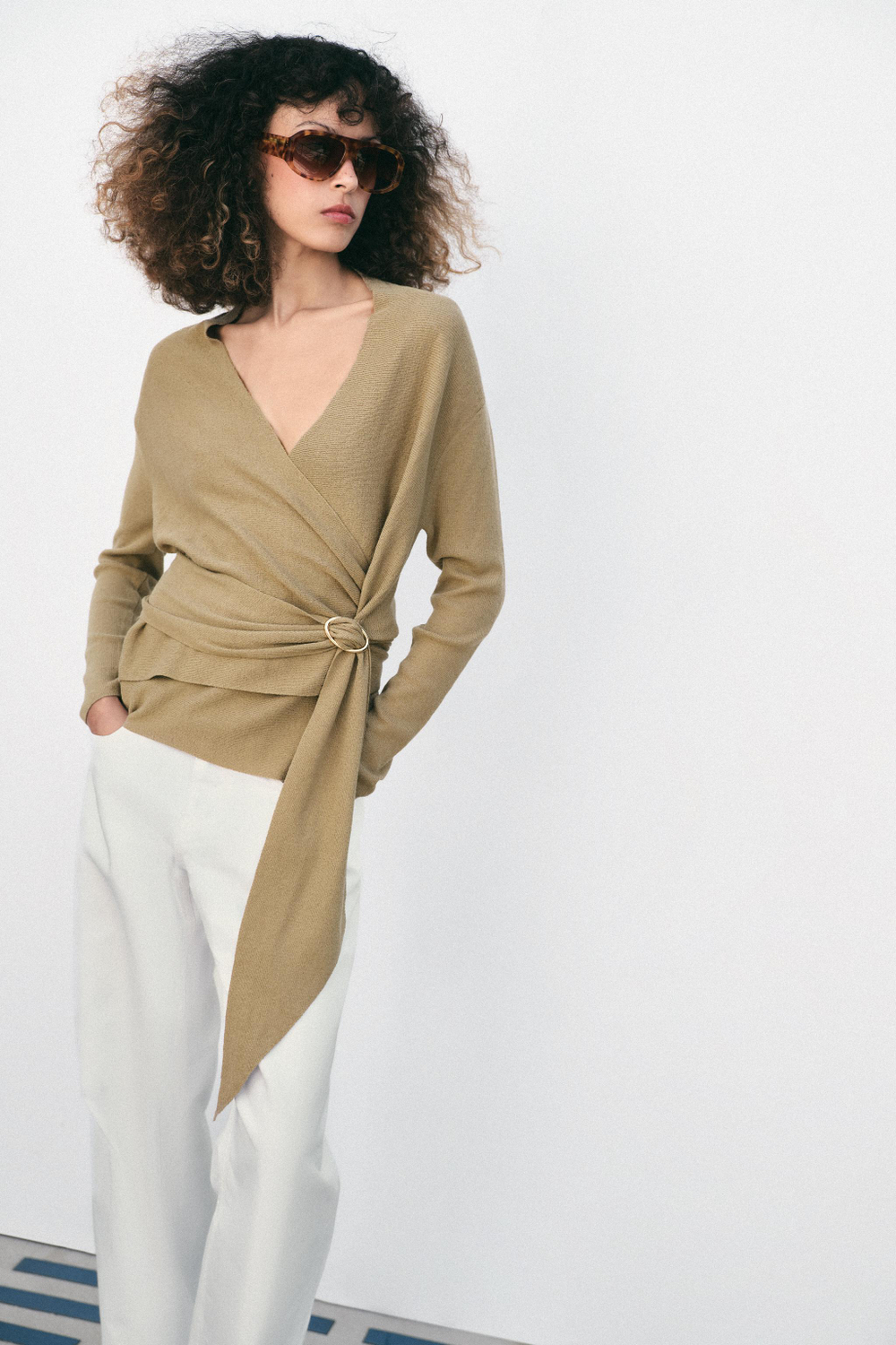 ТРИКОТАЖНЫЙ ЖАКЕТ НА ЗАПÁХЕ — ZARA
