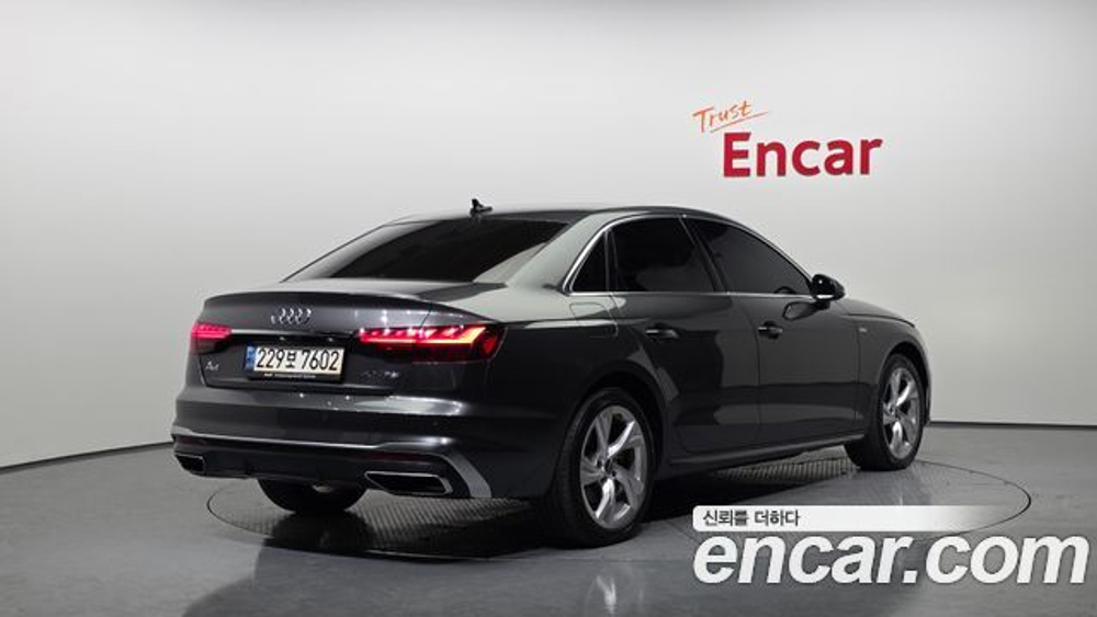 Audi A4 40 TFSI Premium — 2021