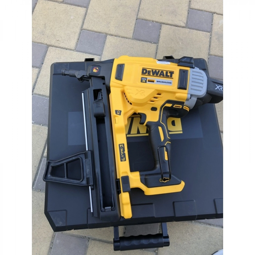 Пистолет монтажный DeWalt DCN890N