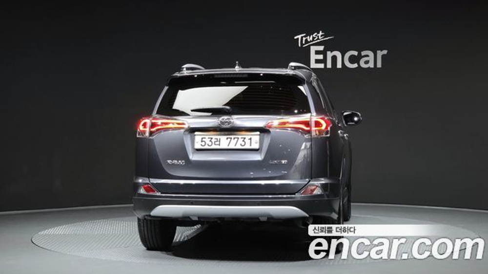Toyota RAV4 2.5 2WD — 2018