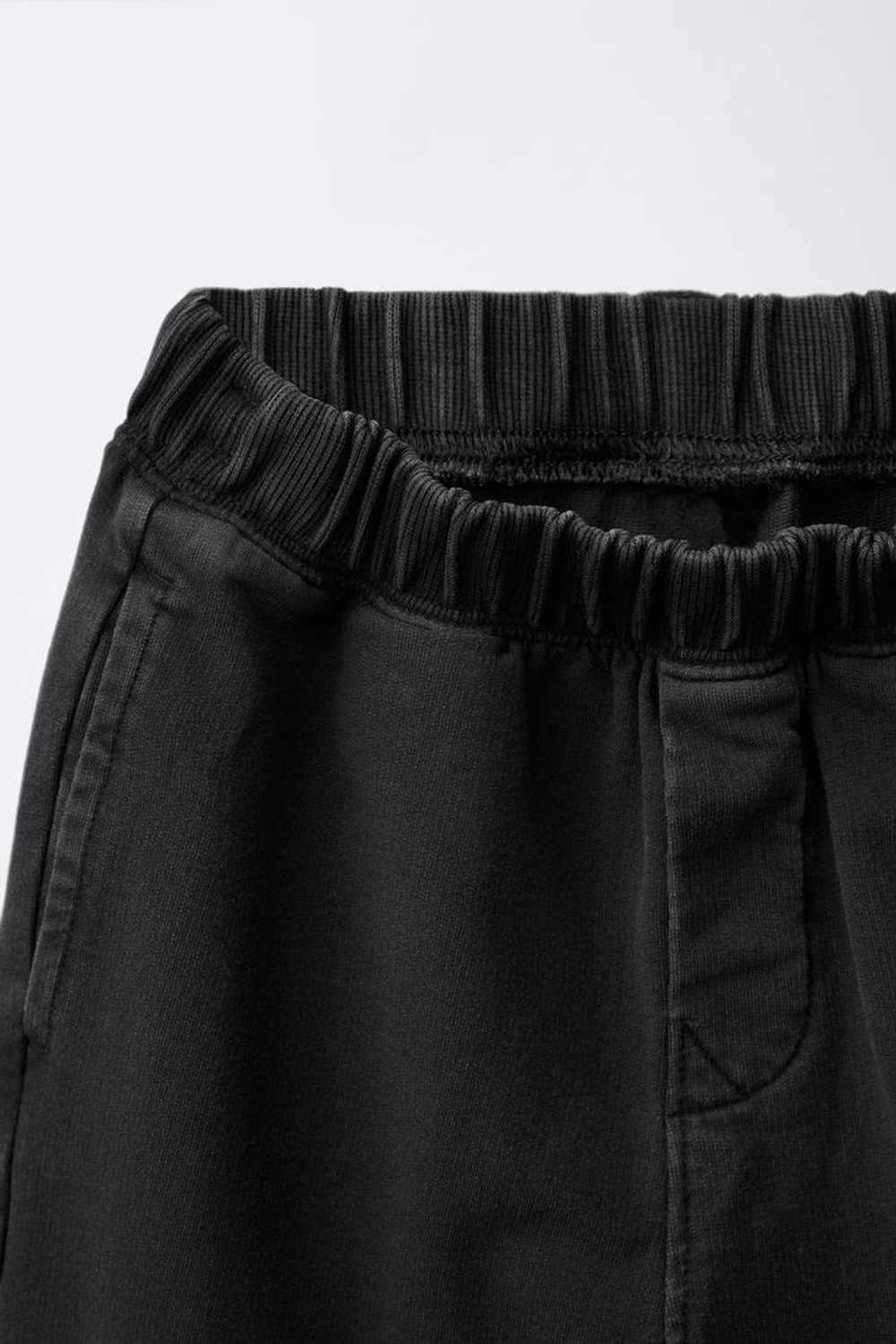 ZARA ОДНОТОННЫЕ БРЮКИ-ДЖОГГЕРЫ, ЧЕРНЫЙ