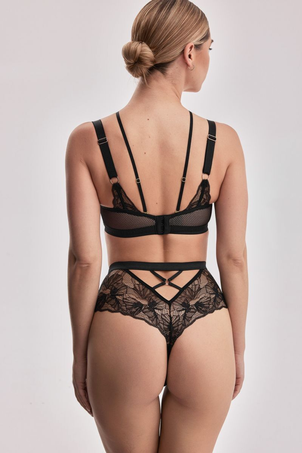 Volare Super P-UP бюст (черный, 60E) BAD SIZES!!!