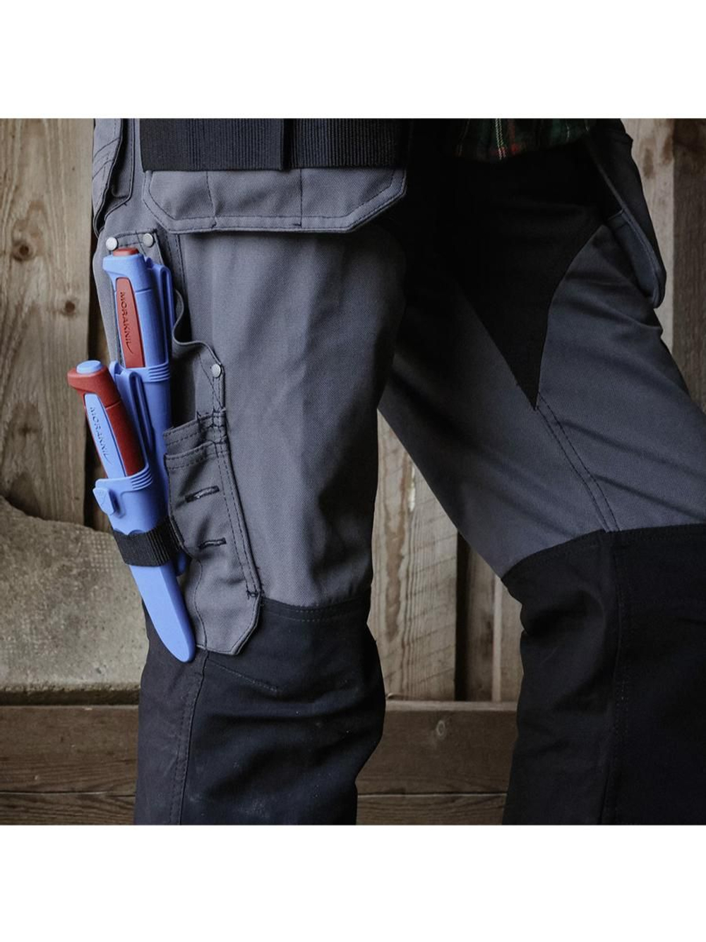 Нож Morakniv Basic 546 лимитированный 2025 нержавеющая сталь, пласт. ручка (синяя) красная вставка