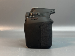 Canon EOS 2000D Body Не включается.