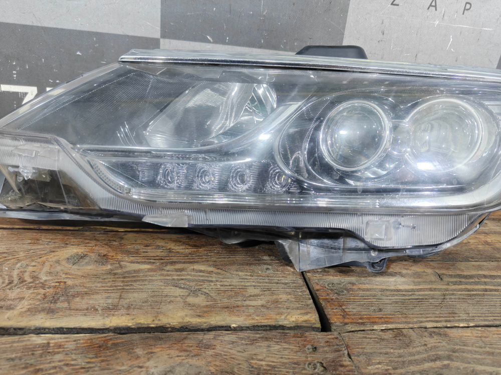 Фара левая Toyota Camry (XV50) 17-18 Аналог Б/У 8118533G40