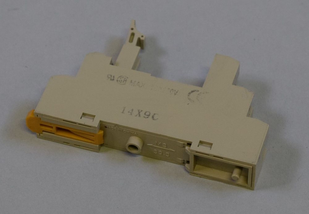 OMRON P2RF-05-E OMRON P2RF-05-E