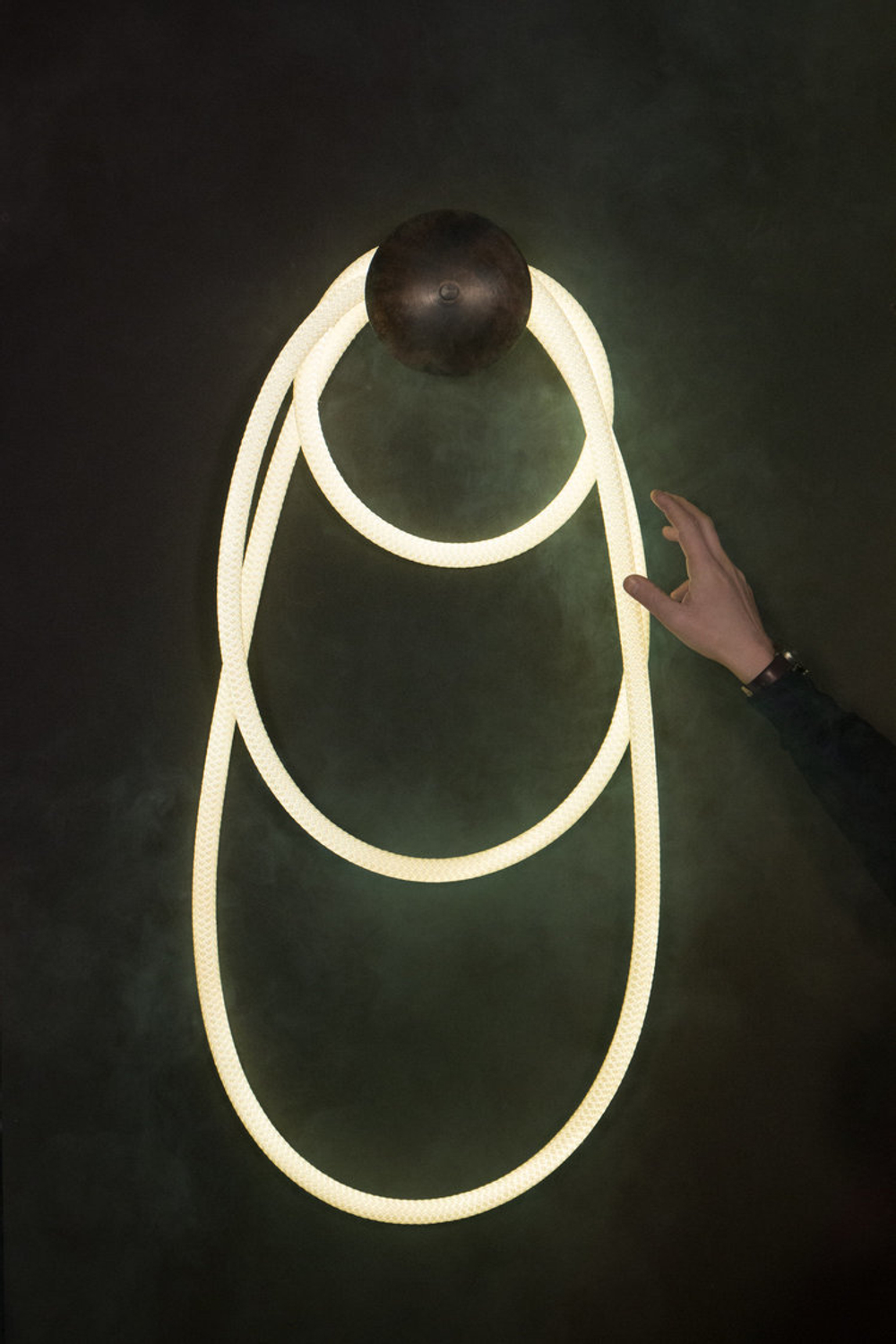 Светильник Shield Sconce