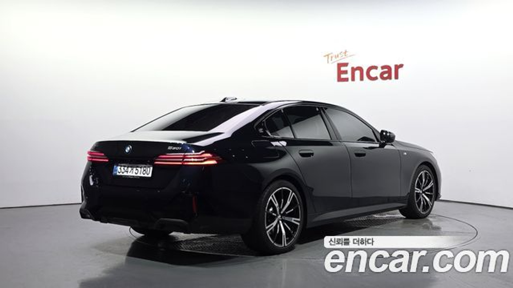 BMW 5-Series 530i xDrive M Sport — 2025