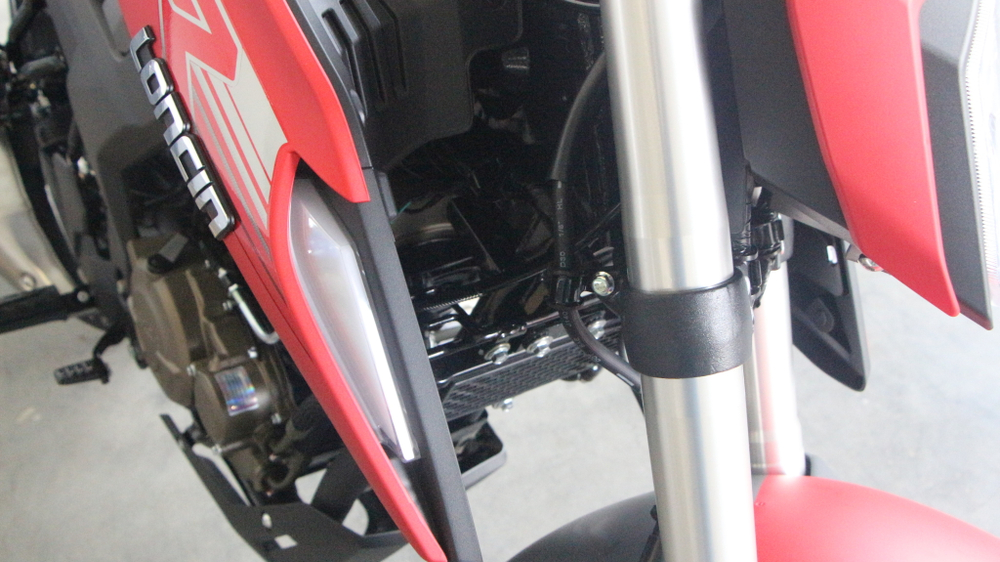 Мотоцикл Loncin CR4 II