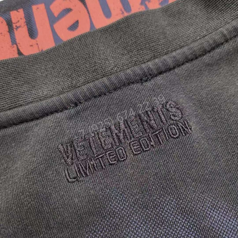 Футболка Vetements