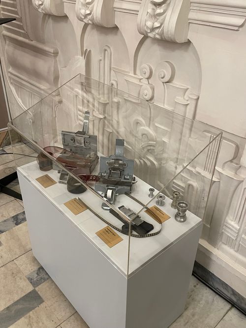 Прозрачный колпак наклонный для макета