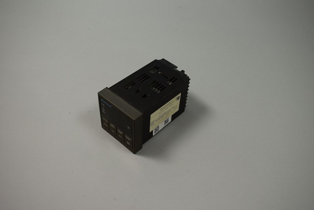 HONEYWELL UDC3000-DC300E-E-0A3-22-000-0-GE HONEYWELL UDC3000-DC300E-E-0A3-22-000-0-GE
