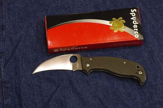 Складной нож Spyderco Superhawk C116CFP c клинком из стали VG-10, рукоять карбон