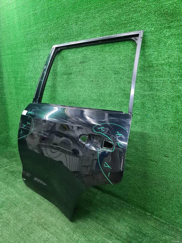 Дверь задняя левая Toyota Land Cruiser 200 (15-21)