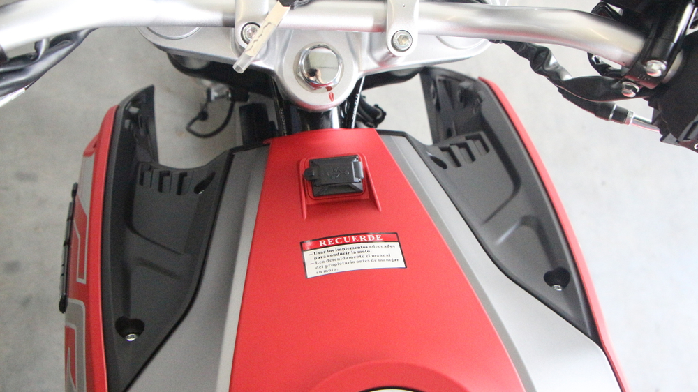 Мотоцикл Loncin CR4 II