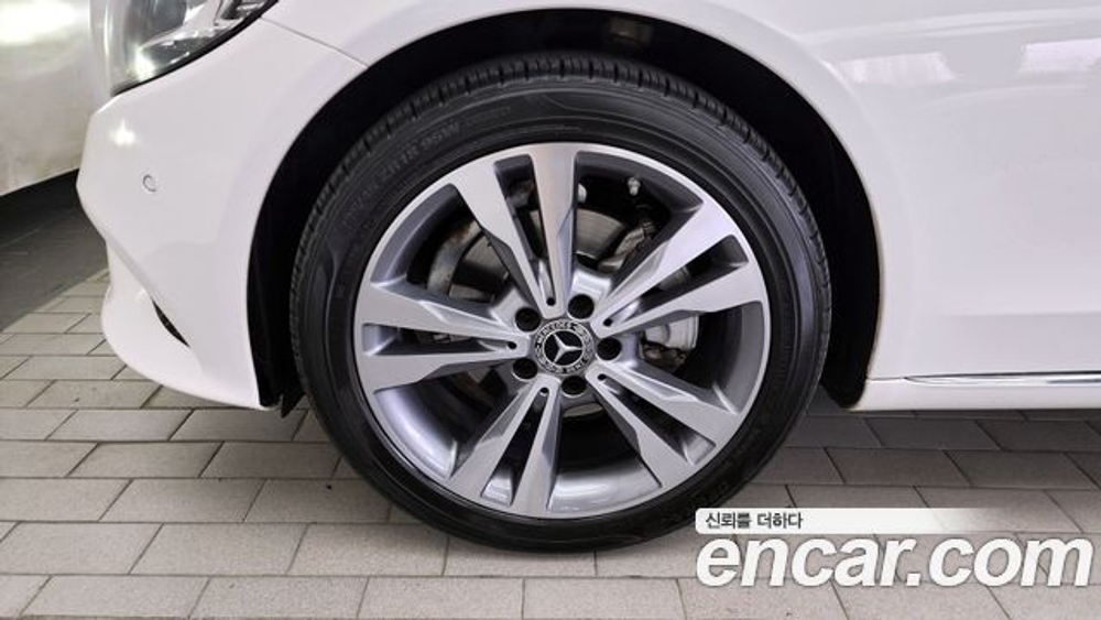 Mercedes-Benz C-Class C200 Avantgarde — 2020